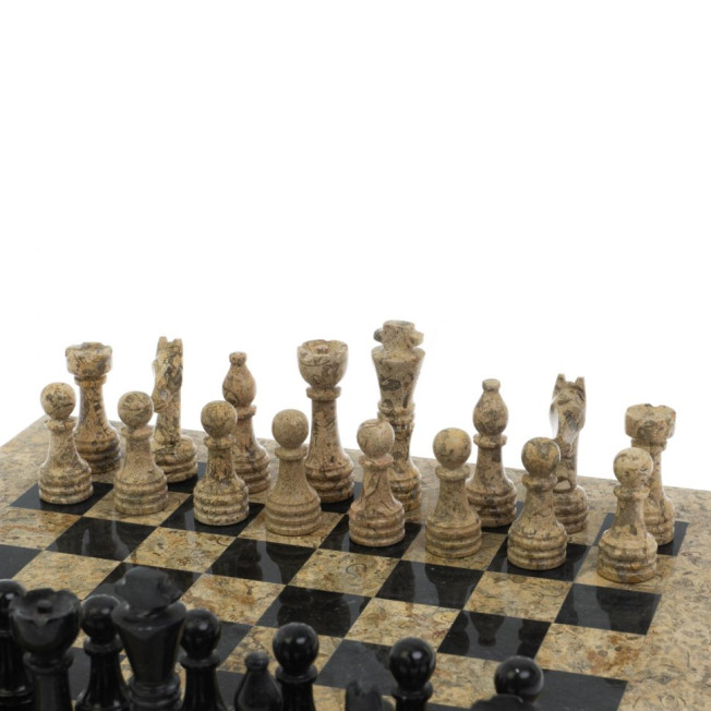 Шахматы &quot;Игрок&quot; из ракушечника и мрамора 38х38 см