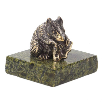 Сувенир &quot;Крыса с сыром&quot; из бронзы и змеевика