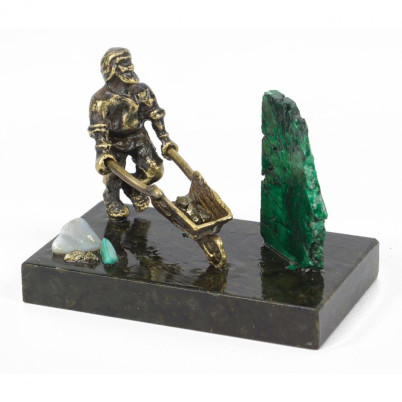 Сувенир бронзовая статуэтка &quot;Рудокоп с тачкой&quot; с камнем