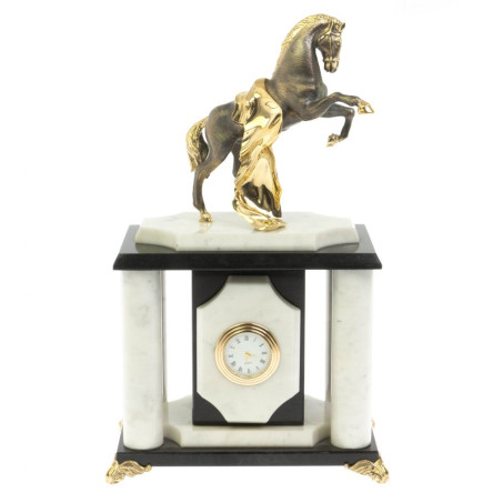 Часы "Конь с попоной" из мрамора