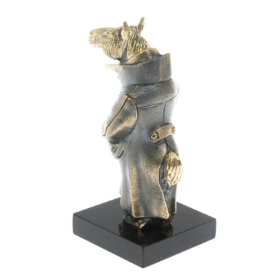 Статуэтка &quot;Конь в пальто&quot; камень долерит