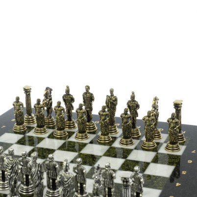 Шахматы "Римские легионеры" доска 32х32 мрамор змеевик