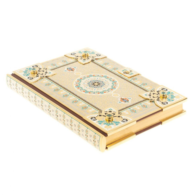 Коран на арабском языке в позолоченном окладе с четками