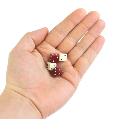 Кубики зарики 1 см белые и красные 4 шт