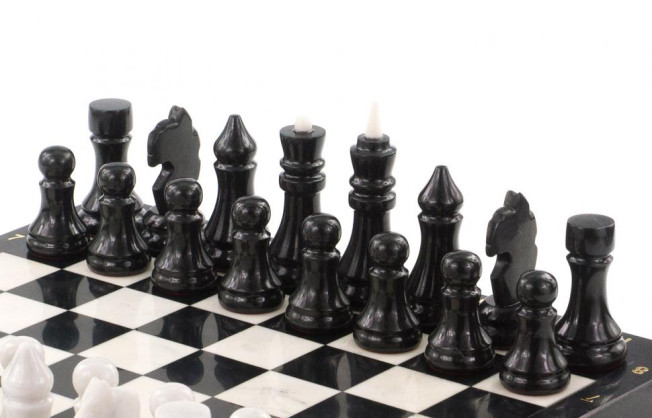 Шахматы из камня "Классические" мрамор доска 40х40 см