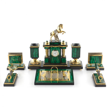 Настольный набор "Конь с попоной" из малахита Златоуст