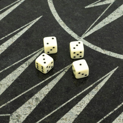 Кубики игральные 1 см набор 4 шт белые