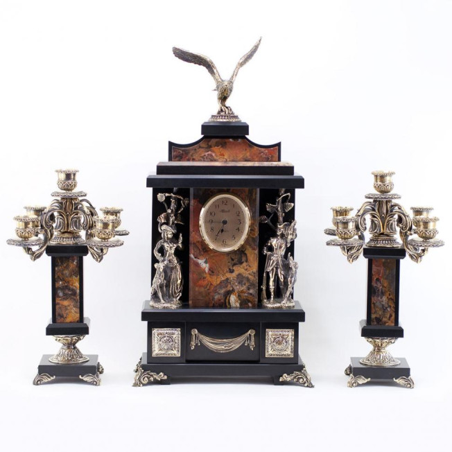 Каминные часы с канделябрами "Охота" из натуральной яшмы и бронзы