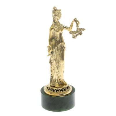 Статуэтка &quot;Фемида&quot; на подставке из нефрита 5,5х5,5х16 см