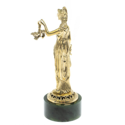 Статуэтка &quot;Фемида&quot; на подставке из нефрита 5,5х5,5х16 см