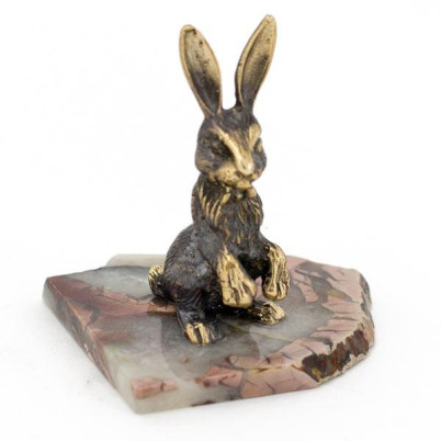 Сувенир из бронзы на подставке из яшмы &quot;Зайчик&quot;