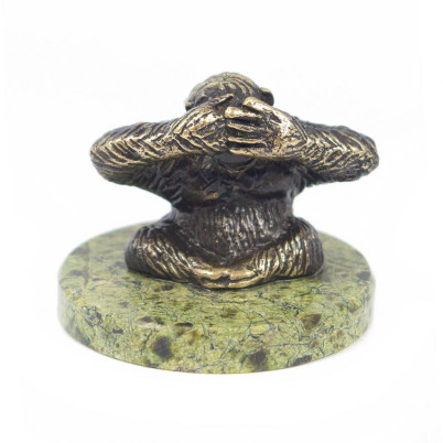 Обезьяна &quot;Ничего не вижу&quot; из бронзы и змеевика