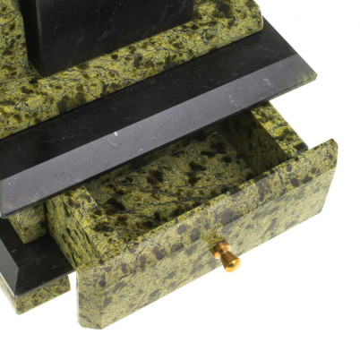 Часы со шкатулкой из натурального змеевика