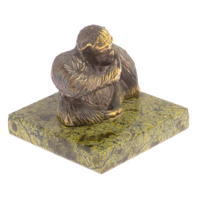 Обезьяна &quot;Никому ничего не скажу&quot; змеевик