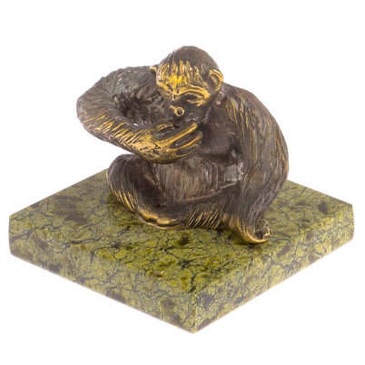 Обезьяна &quot;Никому ничего не скажу&quot; змеевик