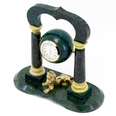 Часы &quot;Лев&quot; из змеевика и бронзы