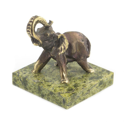 Статуэтка из бронзы на подставке из змеевика &quot;Слон&quot;