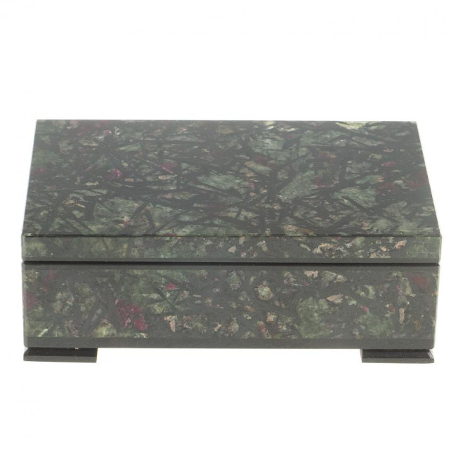 Каменная шкатулка из эвдиалита 10,5х6,5х4см