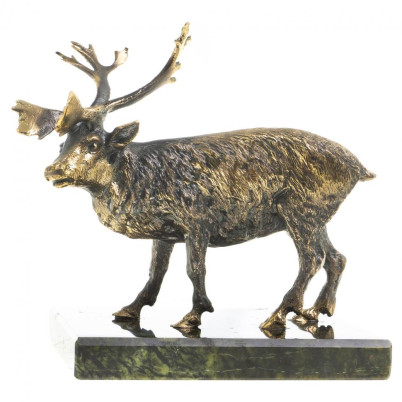 Бронзовая статуэтка &quot;Северный олень&quot; на подставке из камня змеевик