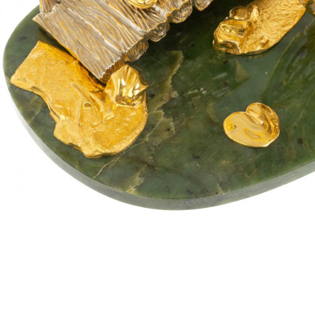 Икорница "Дед с осетром" из нефрита с ложкой Златоуст