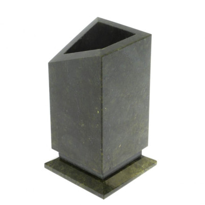 Карандашница из темного змеевика