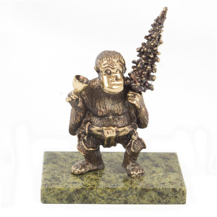 Статуэтка "Обезьяна с елкой и фужером" бронза змеевик