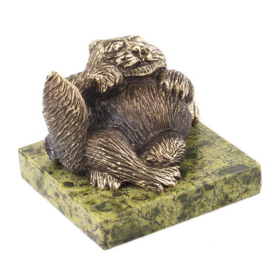 Статуэтка из бронзы и змеевика &quot;Кот лежит&quot;