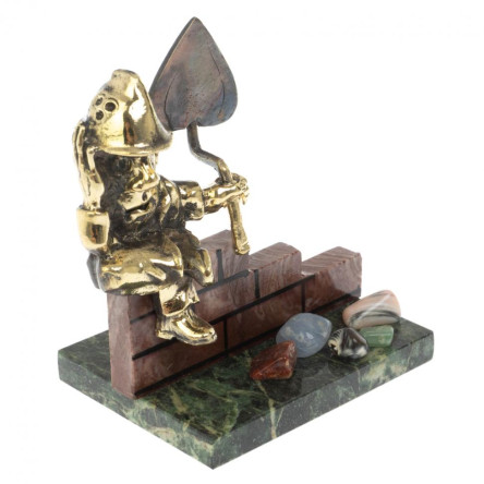 Сувенирная статуэтка "Гном Строитель" из бронзы и камня