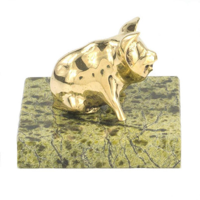 Статуэтка из бронзы и змеевика &quot;Поросенок сидит&quot;