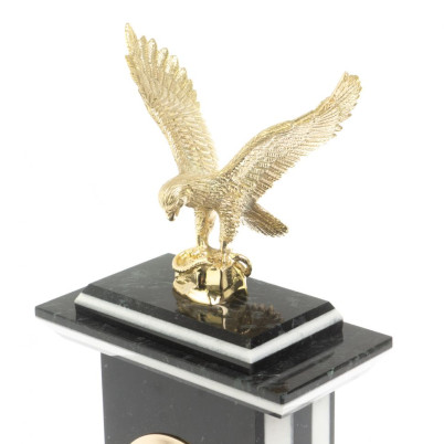 Часы &quot;Горный орел&quot; из змеевика и мрамора