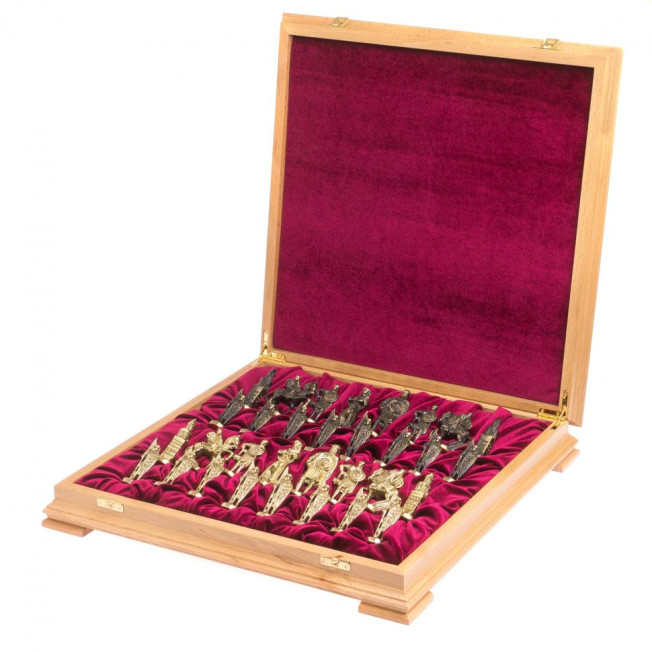 Шахматный ларец "Русские" фигуры из бронзы, доска бук 39х39 см