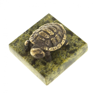 Статуэтка из бронзы &quot;Черепаха №3&quot; на подставке из змеевика