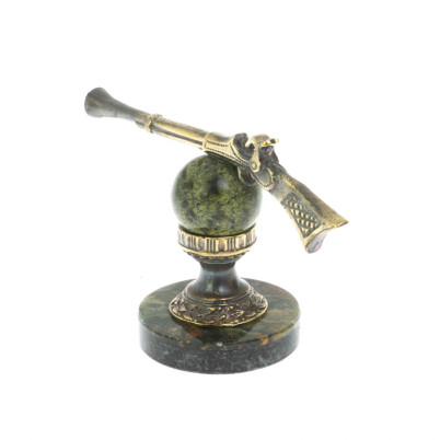 Сувенир &quot;Ружье&quot; на подставке из офиокальцита