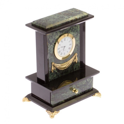 Часы из нефрита с выдвижным ящиком