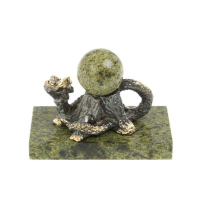 Статуэтка из бронзы &quot;Змея у пня&quot; с шаром змеевик
