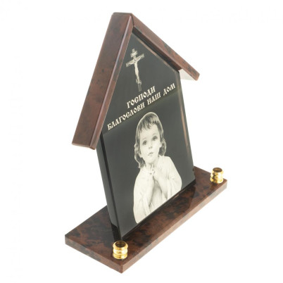 Оберег из обсидиана &quot;Домик&quot; с двумя подсвечниками