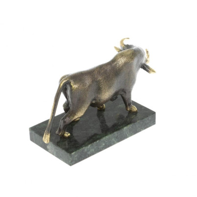 Бронзовая фигурка &quot;Бык&quot; на подставке из камня змеевик