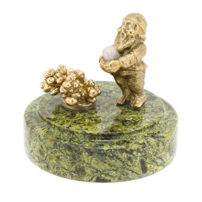 Статуэтка из бронзы на подставке из змеевика  &quot;Гномик&quot;
