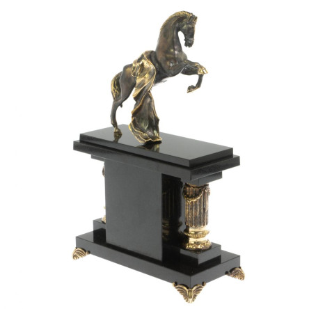 Часы "Конь с попоной" из яшмы