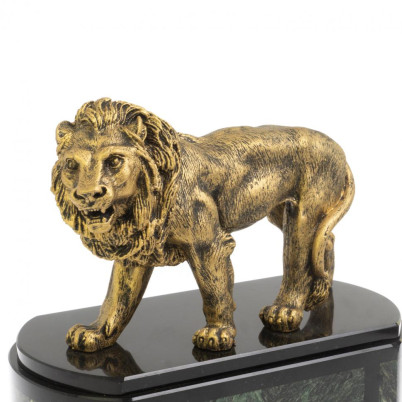 Часы &quot;Лев&quot; из шабровского змеевика и мрамолита