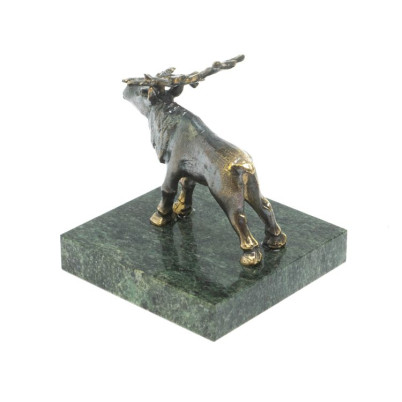 Статуэтка &quot;Северный олень&quot; из бронзы и змеевика