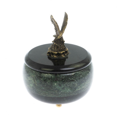 Шкатулка круглая &quot;Орел&quot; из темно-зеленого змеевика 10,5х10,5х13,5 см