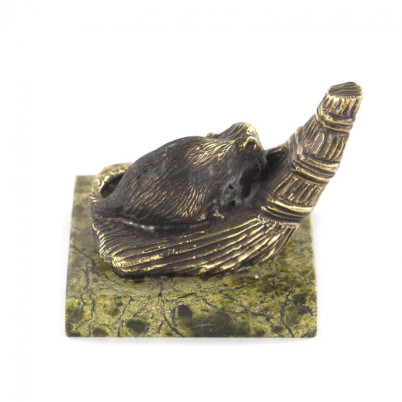 Сувенир &quot;Крыса на венике&quot; бронза змеевик