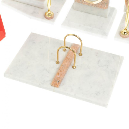 Письменный прибор с гербом и флагом России камень розовый мрамор