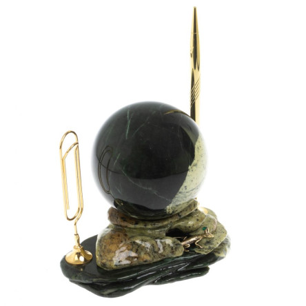 Композиция из змеевика "Ящерица на скале" шар 9,5 см