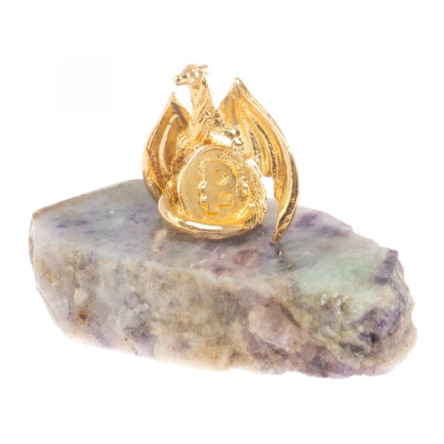 Сувенир "Дракон с монетой" на подставке из флюорита