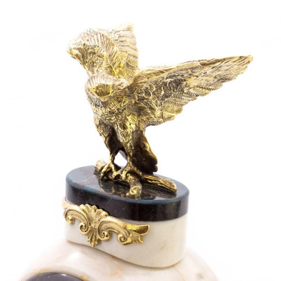 Часы &quot;Кречет&quot; из мрамора и лабрадорита