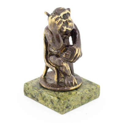 Статуэтка &quot;Обезьяна с телефоном&quot; из бронзы и змеевика
