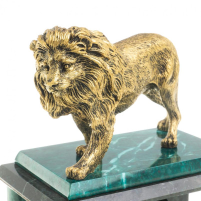 Часы &quot;Гордый лев&quot; камень змеевик