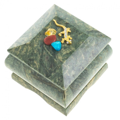 Шкатулка из змеевика с прямой ящерицей 6,5х6,5х6 см